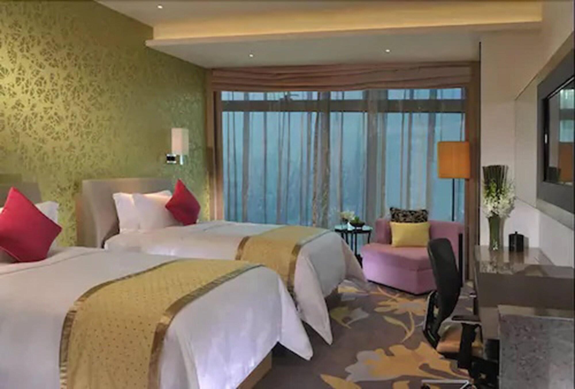Wongtee V Hotel Шънджън Екстериор снимка