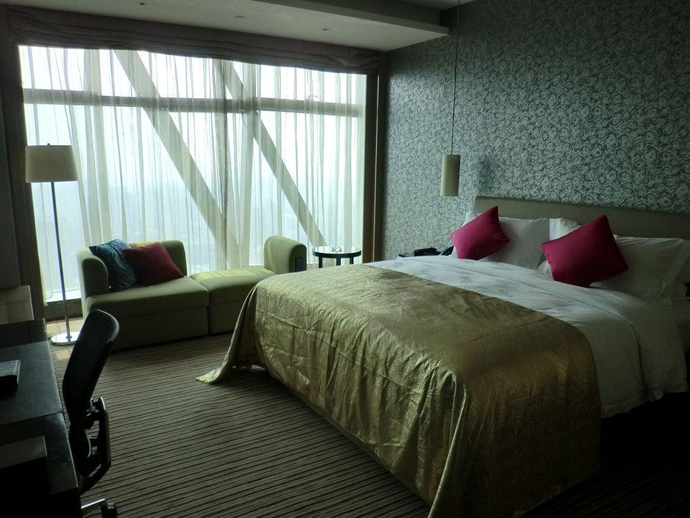 Wongtee V Hotel Шънджън Екстериор снимка